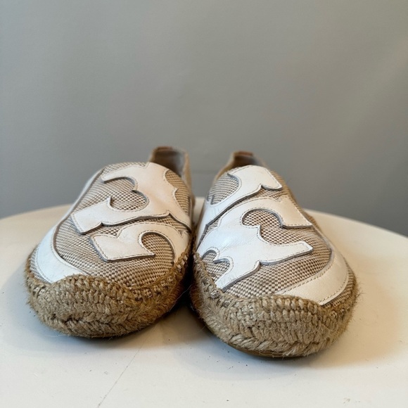 Tory Burch Lonnie espadrilles size 8.5 tan with cream colored logo on top - Picture 4 of 13